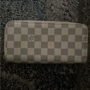 Louis Vuitton Damier Azur Wallet in Gray and Cream